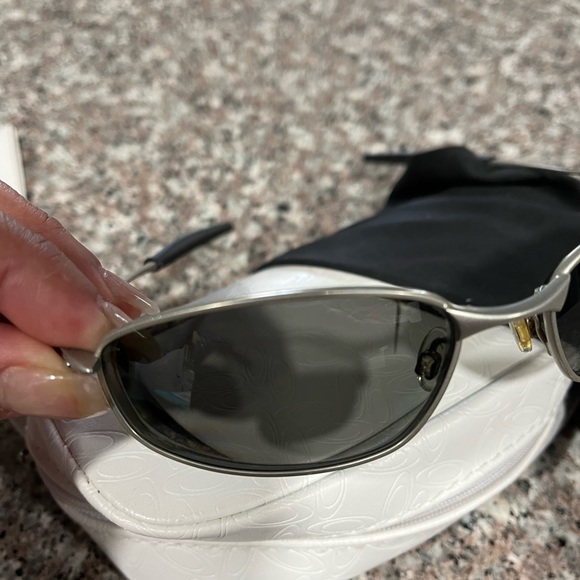 🎊HOST PICK🎊VINTAGE OAKLEY PRESCRIBED MENS EYEGLASSES - Picture 4 of 9